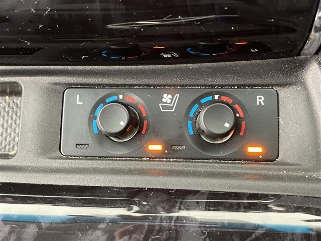 アルファード ２．５Ｓ　Ｃパッケージ　純正９型ナビ　フリップダウン　サンルーフ　デジタルインナーミラー　社外エアロ・マフラー　Ｂカメラ　ＢＳＭ　ＰＣＳ　衝突軽減　レーダーＣ　３眼ＬＥＤ　ＬＴＡ　前後ドラレコ　両側電動　ＤＶＤ　ＴＶ　ＥＴＣ（30枚目）