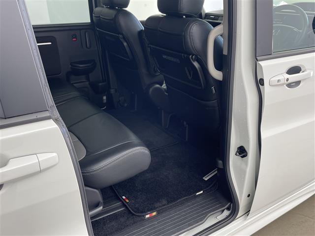 ステップワゴンスパーダ スパーダ・クールスピリット　ホンダセンシング　純正９インチナビ　マルチビューカメラシステム　ホンダセンシング　両側パワスラ（左側ハンズフリー）　デジタルインナーミラー　前後ドラレコ　無限エアロ　純正アルミホイールタイヤ　ＬＥＤライト　スペアキー（10枚目）