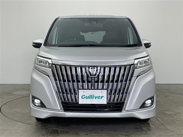 エスクァイア 　純正１０インチナビ・ビルトインＥＴＣ・純正１５インチアルミホイール・自動防眩ミラー・ＬＥＤヘッドライト・プッシュスタート・スペアキー・ステアリングリモコン・茶革ハーフレザーシート・シートヒーター（4枚目）