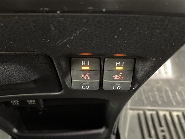 エスクァイア 　純正１０インチナビ・ビルトインＥＴＣ・純正１５インチアルミホイール・自動防眩ミラー・ＬＥＤヘッドライト・プッシュスタート・スペアキー・ステアリングリモコン・茶革ハーフレザーシート・シートヒーター（30枚目）