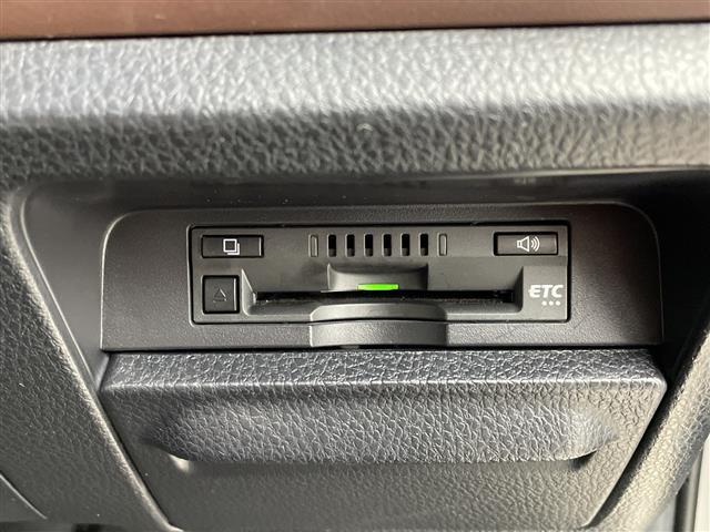 エスクァイア 　純正１０インチナビ・ビルトインＥＴＣ・純正１５インチアルミホイール・自動防眩ミラー・ＬＥＤヘッドライト・プッシュスタート・スペアキー・ステアリングリモコン・茶革ハーフレザーシート・シートヒーター（35枚目）