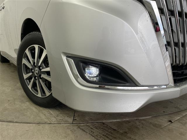 エスクァイア 　純正１０インチナビ・ビルトインＥＴＣ・純正１５インチアルミホイール・自動防眩ミラー・ＬＥＤヘッドライト・プッシュスタート・スペアキー・ステアリングリモコン・茶革ハーフレザーシート・シートヒーター（38枚目）