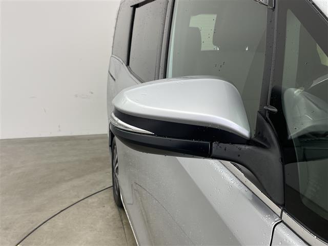 エスクァイア 　純正１０インチナビ・ビルトインＥＴＣ・純正１５インチアルミホイール・自動防眩ミラー・ＬＥＤヘッドライト・プッシュスタート・スペアキー・ステアリングリモコン・茶革ハーフレザーシート・シートヒーター（40枚目）