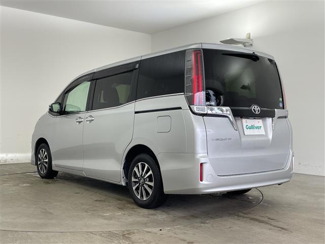 エスクァイア 　純正１０インチナビ・ビルトインＥＴＣ・純正１５インチアルミホイール・自動防眩ミラー・ＬＥＤヘッドライト・プッシュスタート・スペアキー・ステアリングリモコン・茶革ハーフレザーシート・シートヒーター（43枚目）