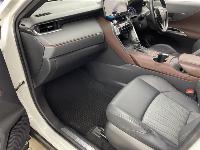 ハリアー Z 純正12型ナビ 全方位カメラ BSM JBL 衝突軽減 LTA レーダークルーズ 置くだけ充電 デジタルインナーミラー ドラレコ パワーシート ETC LEDライト ハーフレザー クリアランスソナー(12枚目)