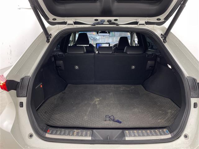 ハリアー Z 純正12型ナビ 全方位カメラ BSM JBL 衝突軽減 LTA レーダークルーズ 置くだけ充電 デジタルインナーミラー ドラレコ パワーシート ETC LEDライト ハーフレザー クリアランスソナー(16枚目)