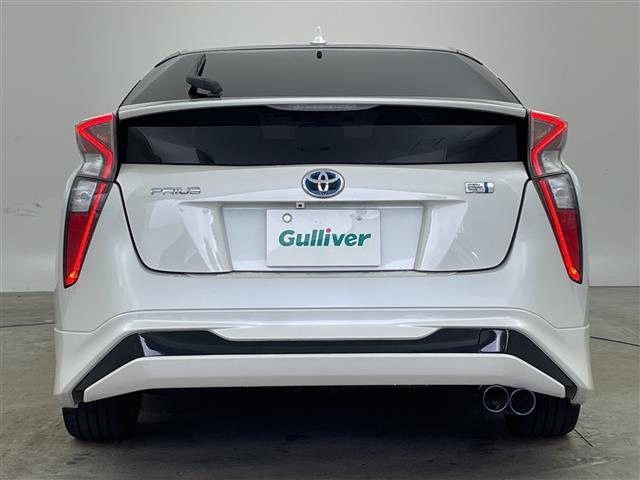 プリウス Ｓツーリングセレクション　社外メモリナビ　Ｂｌｕｅｔｏｏｔｈ接続　フルセグＴＶ　ビルトインＥＴＣ　前後ドライブレコーダー　モデリスタエアロ　ローダウン　前席シートヒーター　純正アルミホイール　純正フロアマット　バックカメラ（5枚目）