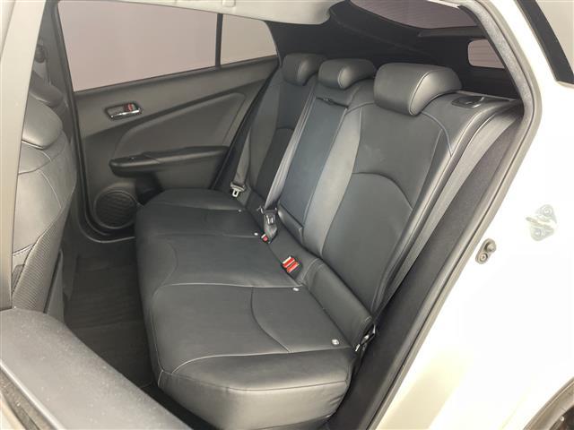 プリウス Ｓツーリングセレクション　社外メモリナビ　Ｂｌｕｅｔｏｏｔｈ接続　フルセグＴＶ　ビルトインＥＴＣ　前後ドライブレコーダー　モデリスタエアロ　ローダウン　前席シートヒーター　純正アルミホイール　純正フロアマット　バックカメラ（15枚目）