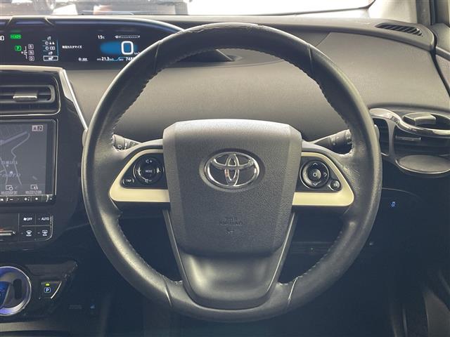 プリウス Ｓツーリングセレクション　社外メモリナビ　Ｂｌｕｅｔｏｏｔｈ接続　フルセグＴＶ　ビルトインＥＴＣ　前後ドライブレコーダー　モデリスタエアロ　ローダウン　前席シートヒーター　純正アルミホイール　純正フロアマット　バックカメラ（19枚目）