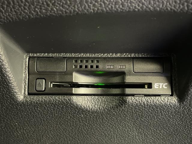 プリウス Ｓツーリングセレクション　社外メモリナビ　Ｂｌｕｅｔｏｏｔｈ接続　フルセグＴＶ　ビルトインＥＴＣ　前後ドライブレコーダー　モデリスタエアロ　ローダウン　前席シートヒーター　純正アルミホイール　純正フロアマット　バックカメラ（33枚目）