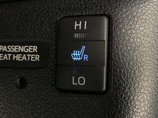 プリウス Ｓツーリングセレクション　社外メモリナビ　Ｂｌｕｅｔｏｏｔｈ接続　フルセグＴＶ　ビルトインＥＴＣ　前後ドライブレコーダー　モデリスタエアロ　ローダウン　前席シートヒーター　純正アルミホイール　純正フロアマット　バックカメラ（34枚目）