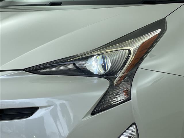 プリウス Ｓツーリングセレクション　社外メモリナビ　Ｂｌｕｅｔｏｏｔｈ接続　フルセグＴＶ　ビルトインＥＴＣ　前後ドライブレコーダー　モデリスタエアロ　ローダウン　前席シートヒーター　純正アルミホイール　純正フロアマット　バックカメラ（38枚目）