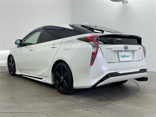 プリウス Ｓツーリングセレクション　社外メモリナビ　Ｂｌｕｅｔｏｏｔｈ接続　フルセグＴＶ　ビルトインＥＴＣ　前後ドライブレコーダー　モデリスタエアロ　ローダウン　前席シートヒーター　純正アルミホイール　純正フロアマット　バックカメラ（43枚目）