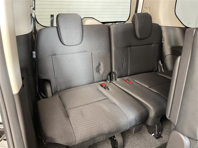 セレナ e-パワー ハイウェイスターV 純正12.3型ナビ プロパイロット 全方位カメラ BSM デジタルインナーミラー 両側電動スライド エマージェンシーブレーキ キープレーン ワイヤレス充電 前後ドラレコ LEDライト ETC フルセグ(12枚目)