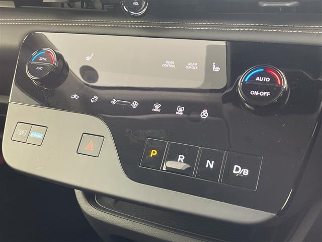 セレナ e-パワー ハイウェイスターV 純正12.3型ナビ プロパイロット 全方位カメラ BSM デジタルインナーミラー 両側電動スライド エマージェンシーブレーキ キープレーン ワイヤレス充電 前後ドラレコ LEDライト ETC フルセグ(27枚目)