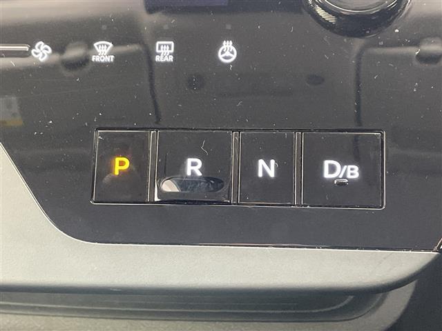 セレナ e-パワー ハイウェイスターV 純正12.3型ナビ プロパイロット 全方位カメラ BSM デジタルインナーミラー 両側電動スライド エマージェンシーブレーキ キープレーン ワイヤレス充電 前後ドラレコ LEDライト ETC フルセグ(28枚目)