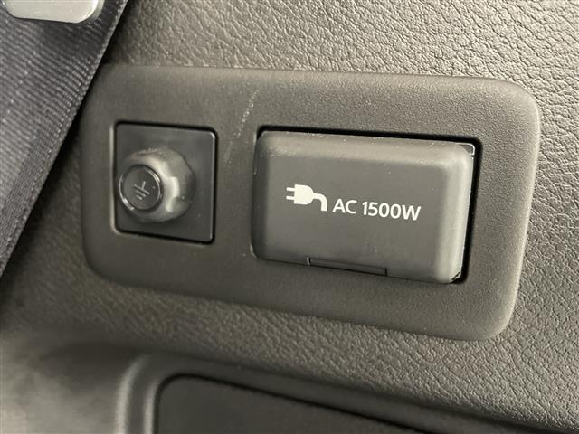 セレナ e-パワー ハイウェイスターV 純正12.3型ナビ プロパイロット 全方位カメラ BSM デジタルインナーミラー 両側電動スライド エマージェンシーブレーキ キープレーン ワイヤレス充電 前後ドラレコ LEDライト ETC フルセグ(29枚目)