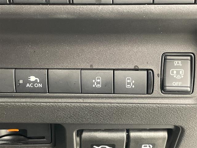 セレナ e-パワー ハイウェイスターV 純正12.3型ナビ プロパイロット 全方位カメラ BSM デジタルインナーミラー 両側電動スライド エマージェンシーブレーキ キープレーン ワイヤレス充電 前後ドラレコ LEDライト ETC フルセグ(31枚目)