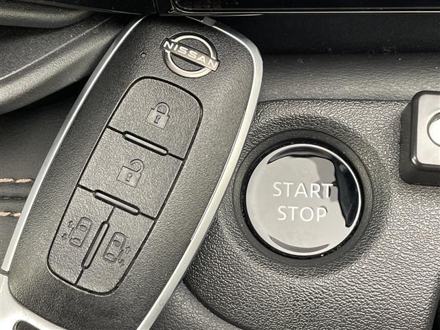 セレナ e-パワー ハイウェイスターV 純正12.3型ナビ プロパイロット 全方位カメラ BSM デジタルインナーミラー 両側電動スライド エマージェンシーブレーキ キープレーン ワイヤレス充電 前後ドラレコ LEDライト ETC フルセグ(34枚目)