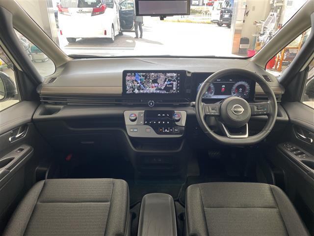 セレナ e-パワー ハイウェイスターV 純正12.3型ナビ プロパイロット 全方位カメラ BSM デジタルインナーミラー 両側電動スライド エマージェンシーブレーキ キープレーン ワイヤレス充電 前後ドラレコ LEDライト ETC フルセグ(42枚目)