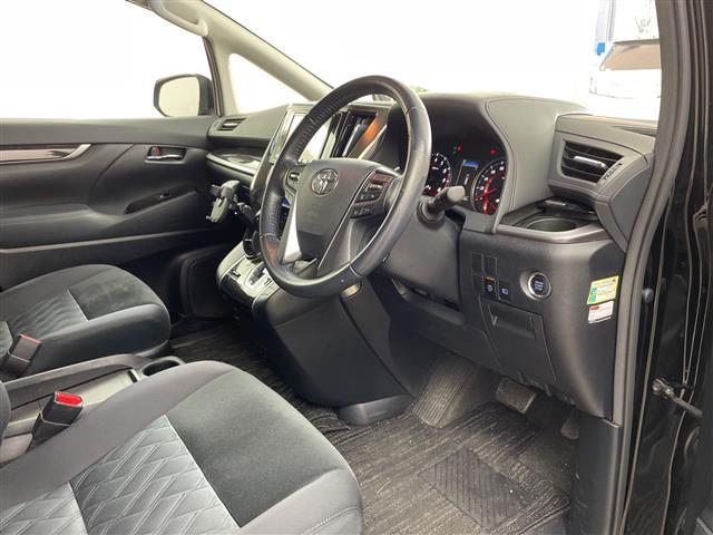 アルファード 2.5S ・トヨタセーフティーセンス・プリクラッシュセーフティ・レーントレーシングアシスト・クリアランスソナー・ロードサインアシスト・先行車発進お知らせ・レーダークルーズコントロール・社外8型ナビ・フルセグ(8枚目)