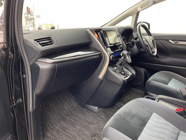 アルファード 2.5S ・トヨタセーフティーセンス・プリクラッシュセーフティ・レーントレーシングアシスト・クリアランスソナー・ロードサインアシスト・先行車発進お知らせ・レーダークルーズコントロール・社外8型ナビ・フルセグ(13枚目)