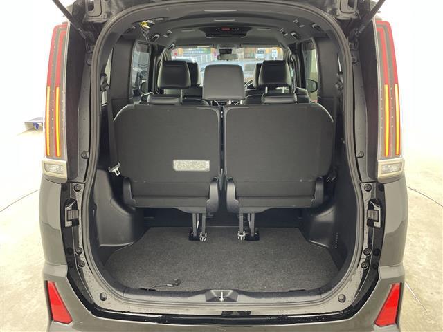 ノア Si ダブルバイビー バックカメラ・クルーズコントロール・両側パワースライドドア・ビルトインETC・前方ドライブレコーダー・アイドリングストップ・ステアリングスイッチ・プッシュスタート・スマートキー・スペアキー1本(18枚目)