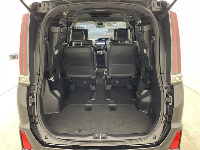 ノア Si ダブルバイビー バックカメラ・クルーズコントロール・両側パワースライドドア・ビルトインETC・前方ドライブレコーダー・アイドリングストップ・ステアリングスイッチ・プッシュスタート・スマートキー・スペアキー1本(19枚目)