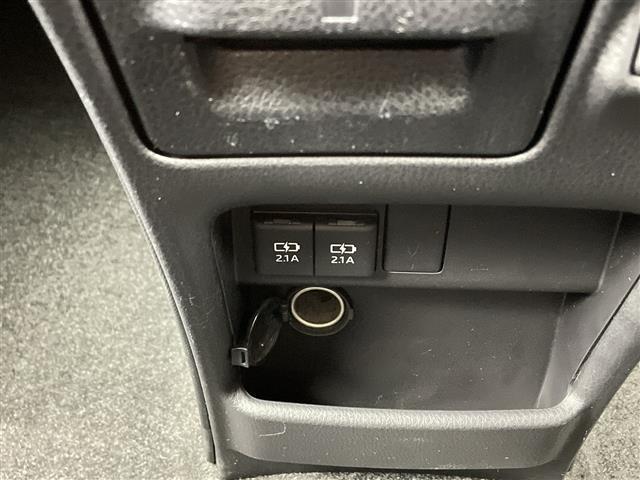 ノア Si ダブルバイビー バックカメラ・クルーズコントロール・両側パワースライドドア・ビルトインETC・前方ドライブレコーダー・アイドリングストップ・ステアリングスイッチ・プッシュスタート・スマートキー・スペアキー1本(28枚目)