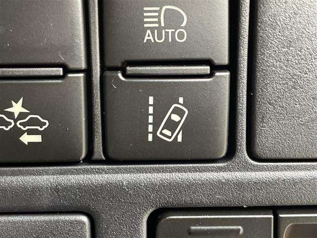 ノア Si ダブルバイビー バックカメラ・クルーズコントロール・両側パワースライドドア・ビルトインETC・前方ドライブレコーダー・アイドリングストップ・ステアリングスイッチ・プッシュスタート・スマートキー・スペアキー1本(31枚目)