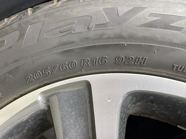 ノア Si ダブルバイビー バックカメラ・クルーズコントロール・両側パワースライドドア・ビルトインETC・前方ドライブレコーダー・アイドリングストップ・ステアリングスイッチ・プッシュスタート・スマートキー・スペアキー1本(56枚目)