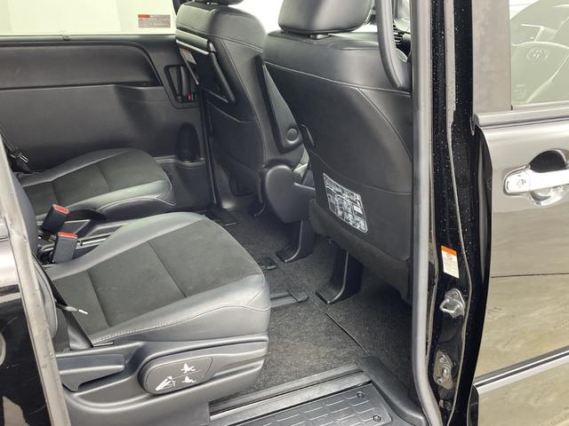 ノア Si ダブルバイビー バックカメラ・クルーズコントロール・両側パワースライドドア・ビルトインETC・前方ドライブレコーダー・アイドリングストップ・ステアリングスイッチ・プッシュスタート・スマートキー・スペアキー1本(58枚目)