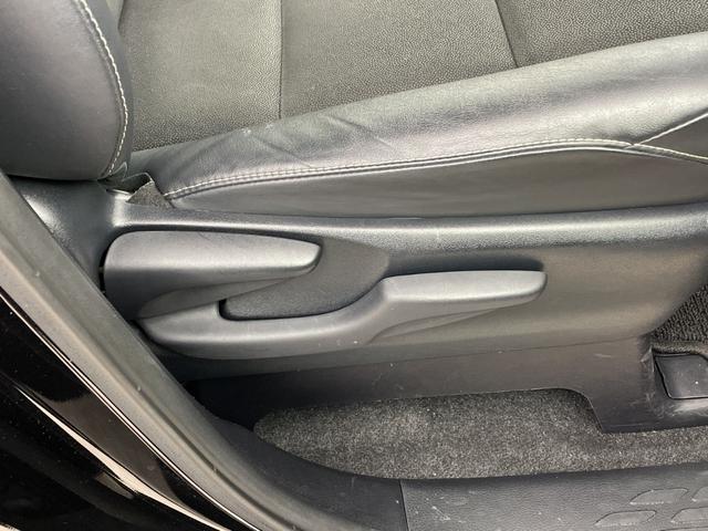 ノア Si ダブルバイビー バックカメラ・クルーズコントロール・両側パワースライドドア・ビルトインETC・前方ドライブレコーダー・アイドリングストップ・ステアリングスイッチ・プッシュスタート・スマートキー・スペアキー1本(72枚目)