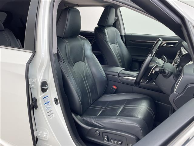 RX RX450hL ・サンルーフ・電動リアゲート・レーダークルーズコントロール・アダプティブハイビーム・置くだけ充電・スマートキー・プッシュスタート・スペアキー2本(カードキーあり)・ビルトインETC・バックカメラ(9枚目)