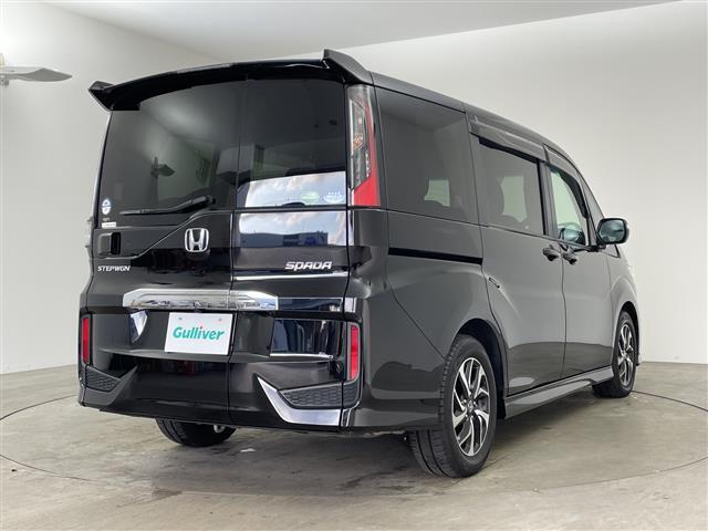 ステップワゴンスパーダ スパーダ　ホンダセンシング　純正７インチナビ　フルセグＴＶ　Ｂｌｕｅｔｏｏｔｈ接続　バックカメラ　ＨＯＮＤＡＳＥＮＳＩＮＧ　パドルシフト　前後ドライブレコーダー　両側パワースライドドア　ビルトインＥＴＣ　スペアキー　純正アルミ（3枚目）