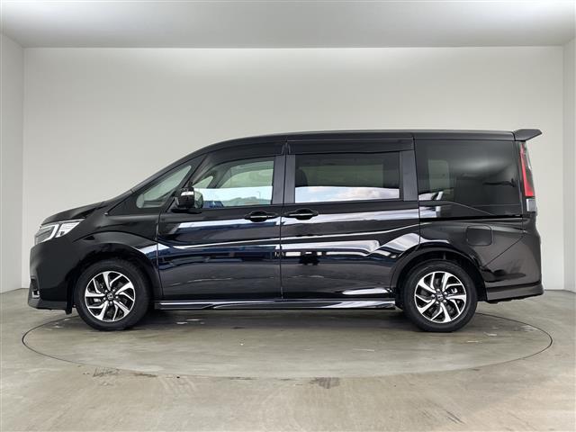 ステップワゴンスパーダ スパーダ　ホンダセンシング　純正７インチナビ　フルセグＴＶ　Ｂｌｕｅｔｏｏｔｈ接続　バックカメラ　ＨＯＮＤＡＳＥＮＳＩＮＧ　パドルシフト　前後ドライブレコーダー　両側パワースライドドア　ビルトインＥＴＣ　スペアキー　純正アルミ（6枚目）