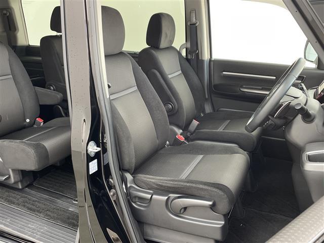 ステップワゴンスパーダ スパーダ　ホンダセンシング　純正７インチナビ　フルセグＴＶ　Ｂｌｕｅｔｏｏｔｈ接続　バックカメラ　ＨＯＮＤＡＳＥＮＳＩＮＧ　パドルシフト　前後ドライブレコーダー　両側パワースライドドア　ビルトインＥＴＣ　スペアキー　純正アルミ（9枚目）