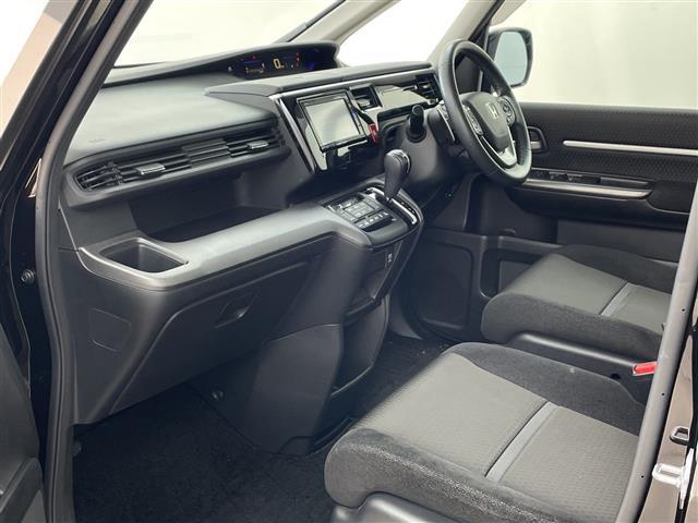 ステップワゴンスパーダ スパーダ　ホンダセンシング　純正７インチナビ　フルセグＴＶ　Ｂｌｕｅｔｏｏｔｈ接続　バックカメラ　ＨＯＮＤＡＳＥＮＳＩＮＧ　パドルシフト　前後ドライブレコーダー　両側パワースライドドア　ビルトインＥＴＣ　スペアキー　純正アルミ（13枚目）