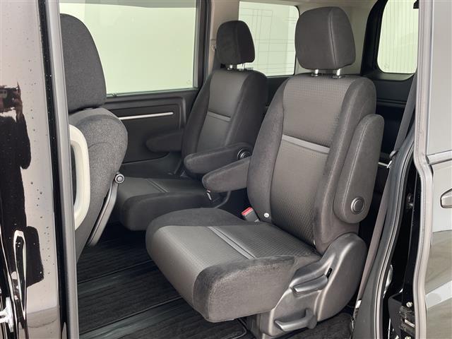 ステップワゴンスパーダ スパーダ　ホンダセンシング　純正７インチナビ　フルセグＴＶ　Ｂｌｕｅｔｏｏｔｈ接続　バックカメラ　ＨＯＮＤＡＳＥＮＳＩＮＧ　パドルシフト　前後ドライブレコーダー　両側パワースライドドア　ビルトインＥＴＣ　スペアキー　純正アルミ（16枚目）