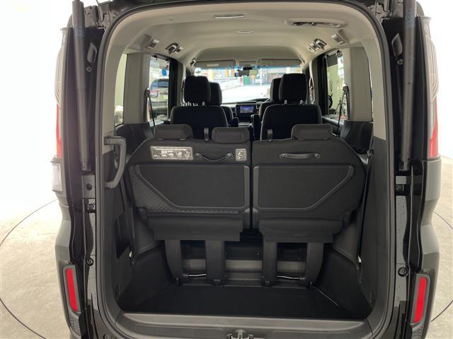 ステップワゴンスパーダ スパーダ　ホンダセンシング　純正７インチナビ　フルセグＴＶ　Ｂｌｕｅｔｏｏｔｈ接続　バックカメラ　ＨＯＮＤＡＳＥＮＳＩＮＧ　パドルシフト　前後ドライブレコーダー　両側パワースライドドア　ビルトインＥＴＣ　スペアキー　純正アルミ（18枚目）