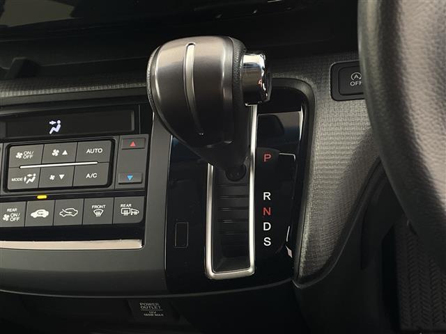 ステップワゴンスパーダ スパーダ　ホンダセンシング　純正７インチナビ　フルセグＴＶ　Ｂｌｕｅｔｏｏｔｈ接続　バックカメラ　ＨＯＮＤＡＳＥＮＳＩＮＧ　パドルシフト　前後ドライブレコーダー　両側パワースライドドア　ビルトインＥＴＣ　スペアキー　純正アルミ（31枚目）