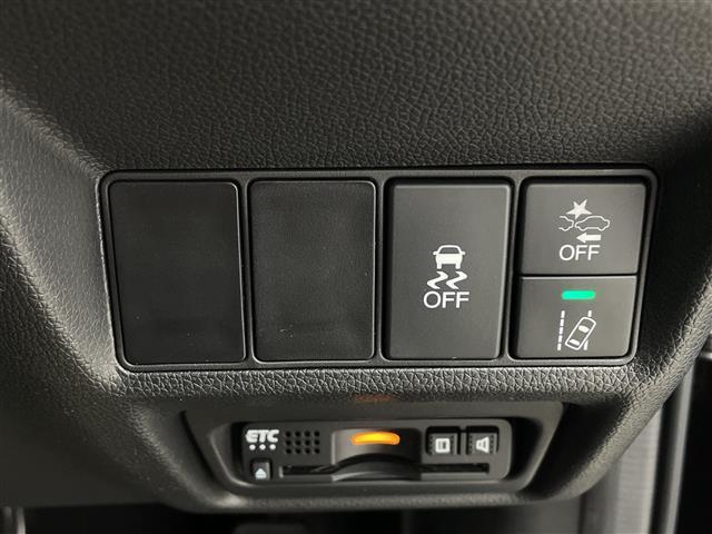 ステップワゴンスパーダ スパーダ　ホンダセンシング　純正７インチナビ　フルセグＴＶ　Ｂｌｕｅｔｏｏｔｈ接続　バックカメラ　ＨＯＮＤＡＳＥＮＳＩＮＧ　パドルシフト　前後ドライブレコーダー　両側パワースライドドア　ビルトインＥＴＣ　スペアキー　純正アルミ（32枚目）