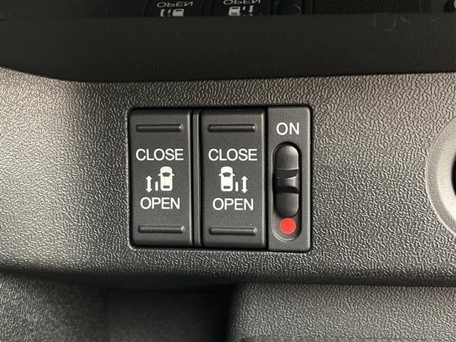 ステップワゴンスパーダ スパーダ　ホンダセンシング　純正７インチナビ　フルセグＴＶ　Ｂｌｕｅｔｏｏｔｈ接続　バックカメラ　ＨＯＮＤＡＳＥＮＳＩＮＧ　パドルシフト　前後ドライブレコーダー　両側パワースライドドア　ビルトインＥＴＣ　スペアキー　純正アルミ（33枚目）