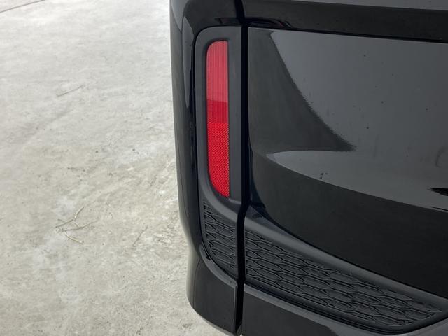 ステップワゴンスパーダ スパーダ　ホンダセンシング　純正７インチナビ　フルセグＴＶ　Ｂｌｕｅｔｏｏｔｈ接続　バックカメラ　ＨＯＮＤＡＳＥＮＳＩＮＧ　パドルシフト　前後ドライブレコーダー　両側パワースライドドア　ビルトインＥＴＣ　スペアキー　純正アルミ（46枚目）