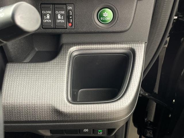 ステップワゴンスパーダ スパーダ　ホンダセンシング　純正７インチナビ　フルセグＴＶ　Ｂｌｕｅｔｏｏｔｈ接続　バックカメラ　ＨＯＮＤＡＳＥＮＳＩＮＧ　パドルシフト　前後ドライブレコーダー　両側パワースライドドア　ビルトインＥＴＣ　スペアキー　純正アルミ（76枚目）