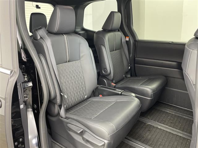 ノア ハイブリッドS-Z フルセグTV・BT・バックカメラ・前席シートヒーター・前後ドライブレコーダー・ビルトインETC2.0・両側パワースライドドア・純正フリップダウンモニター・デジタルインナーミラー・フォグランプ(11枚目)