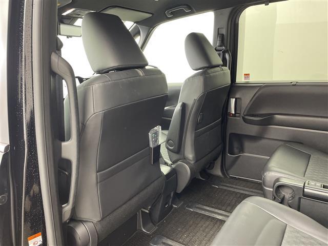 ノア ハイブリッドS-Z フルセグTV・BT・バックカメラ・前席シートヒーター・前後ドライブレコーダー・ビルトインETC2.0・両側パワースライドドア・純正フリップダウンモニター・デジタルインナーミラー・フォグランプ(14枚目)