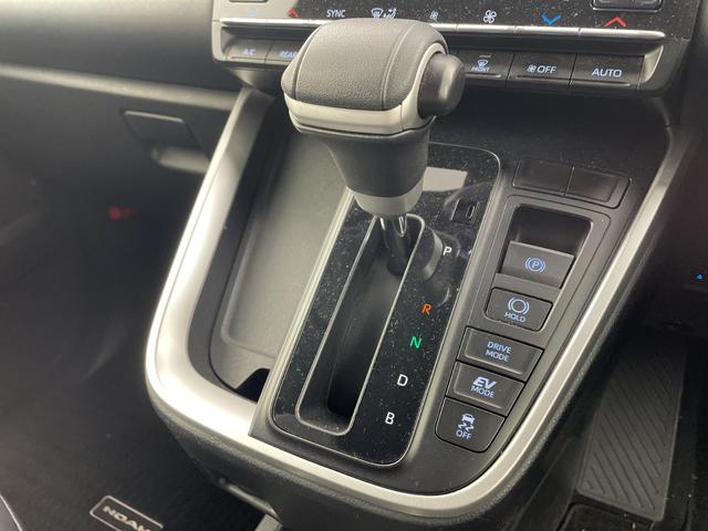 ノア ハイブリッドS-Z フルセグTV・BT・バックカメラ・前席シートヒーター・前後ドライブレコーダー・ビルトインETC2.0・両側パワースライドドア・純正フリップダウンモニター・デジタルインナーミラー・フォグランプ(57枚目)