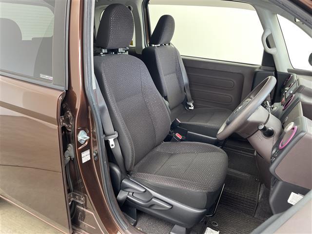 ポルテ Ｆ　・純正７インチナビ＆フルセグ＆ＢＴ＆ＤＶＤ・純正後席モニター（Ｖ８Ｔ－Ｒ５７）・バックカメラ・スマートキー・スペアキー・プッシュスタート・ＥＴＣ・ステアリングスイッチ・横滑り防止装置・フロアマット（9枚目）