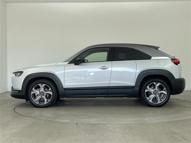 ＭＸ－３０ ベースグレード　・インダストリアルクラシック・セーフティパッケージ・３６０°セーフティパッケージ・純正ナビ＆ＴＶ＆ＢＴ＆ＨＤＭＩ＆ＵＳＢ・１オーナー・ステアリングヒーター・パドルシフト・ＨＵＤ・ＢＳＭ（6枚目）